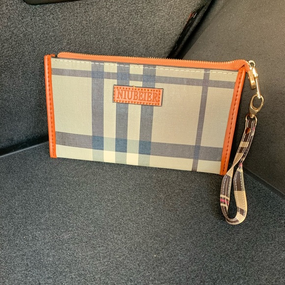 Purses - Picture 3 of 3